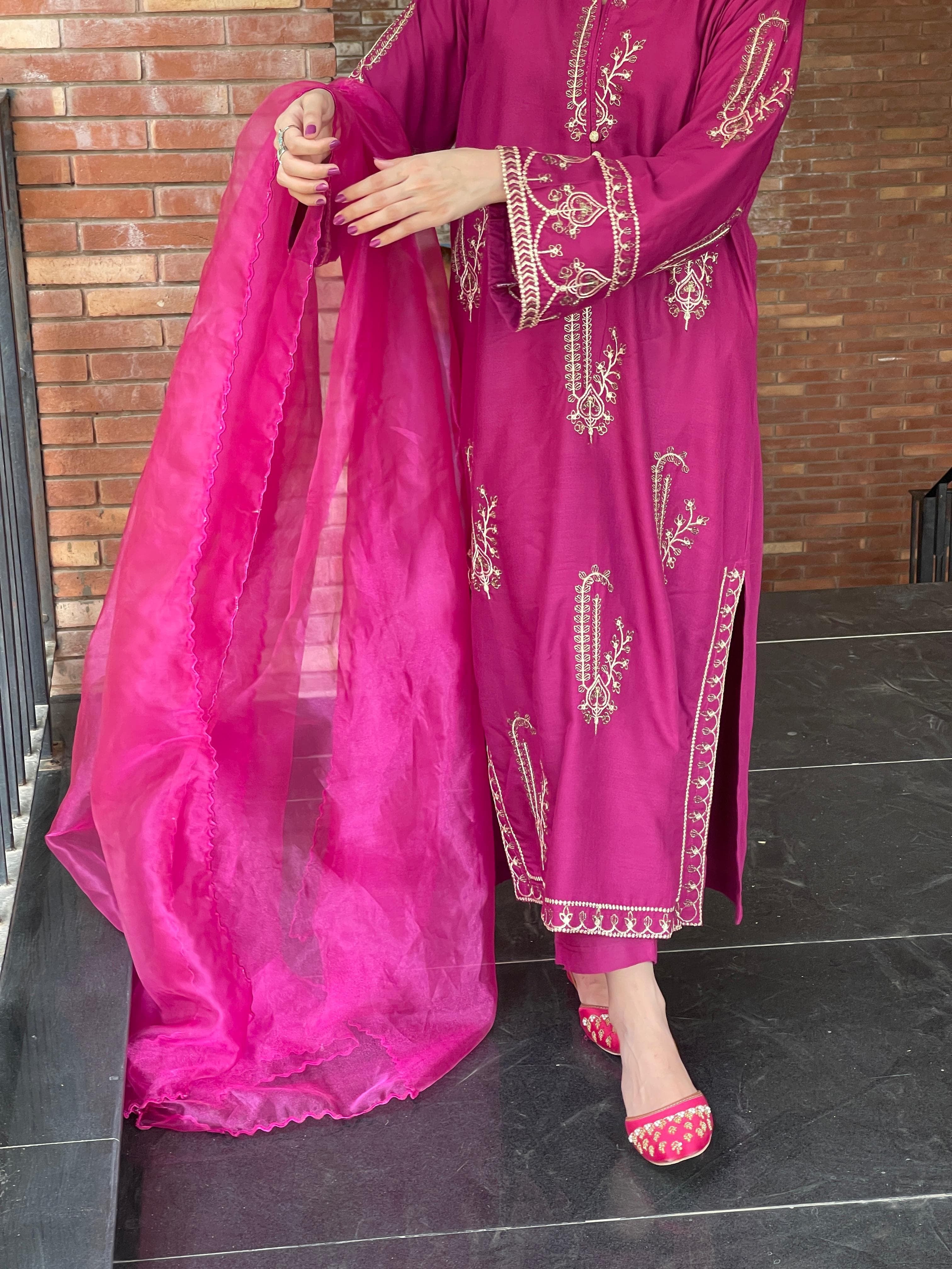 Amber embroidered 2 pc