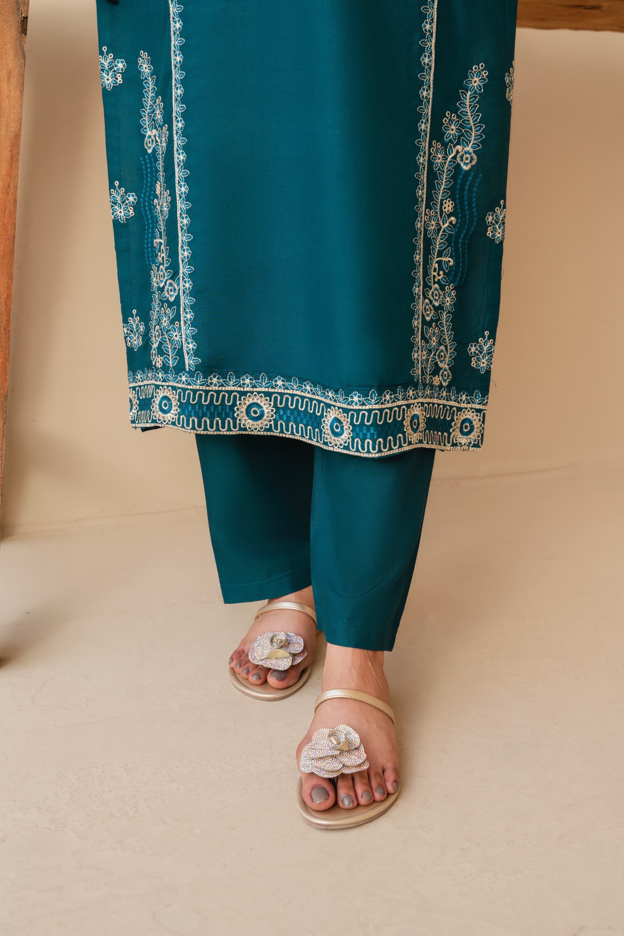 Fiza embroidered 2 Pc