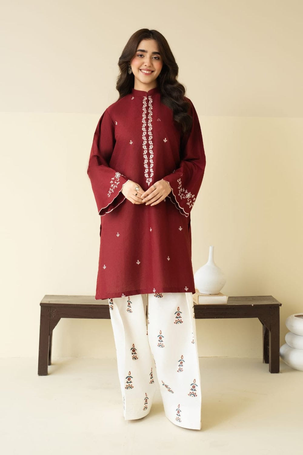 Ivory bloom embroidered 2Pc( Farshi)