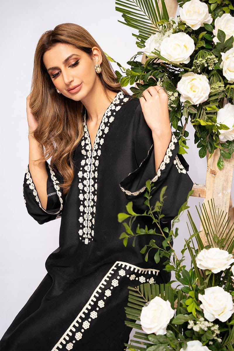 Dove embroidered 2 pc