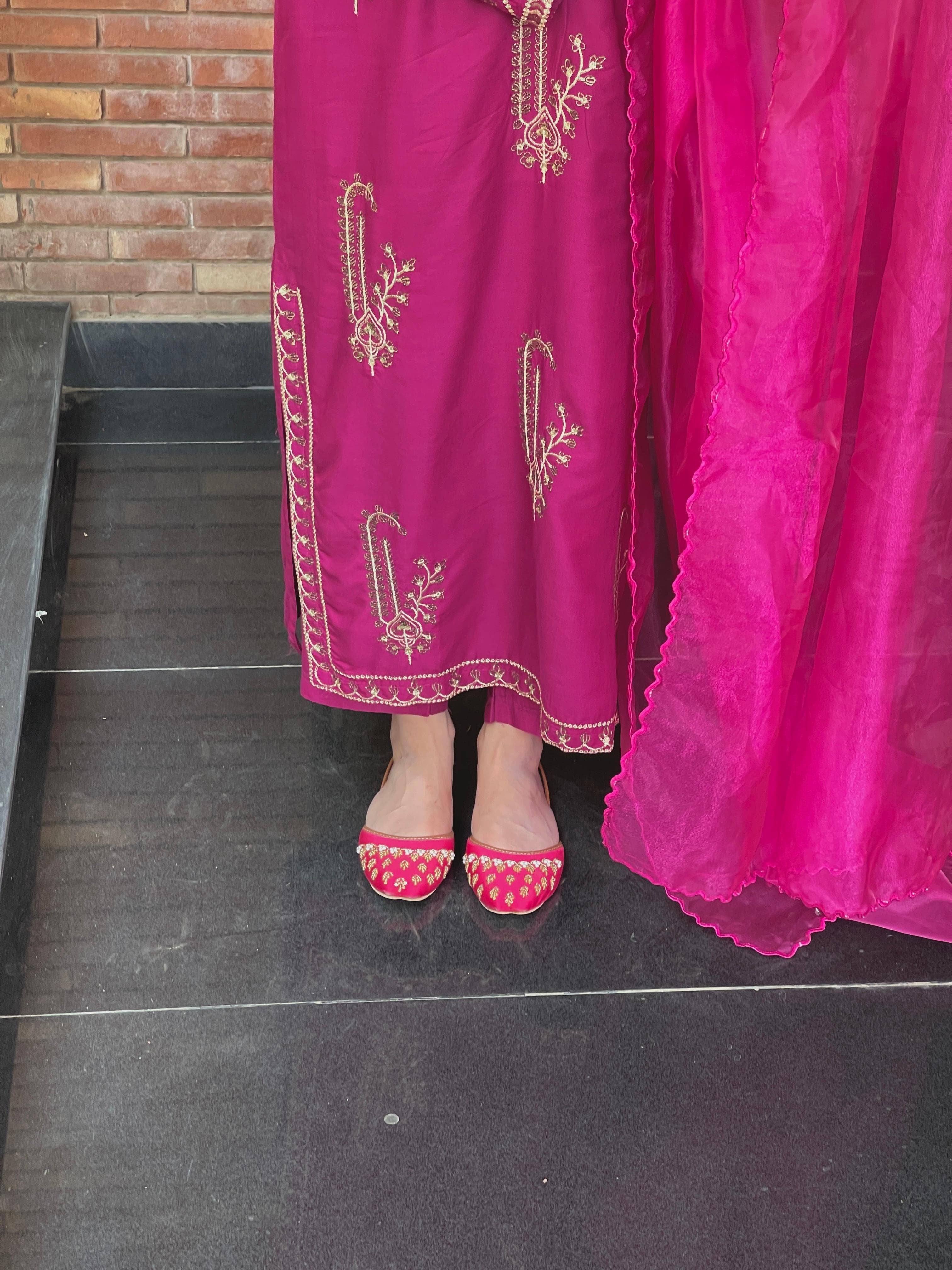 Amber embroidered 2 pc