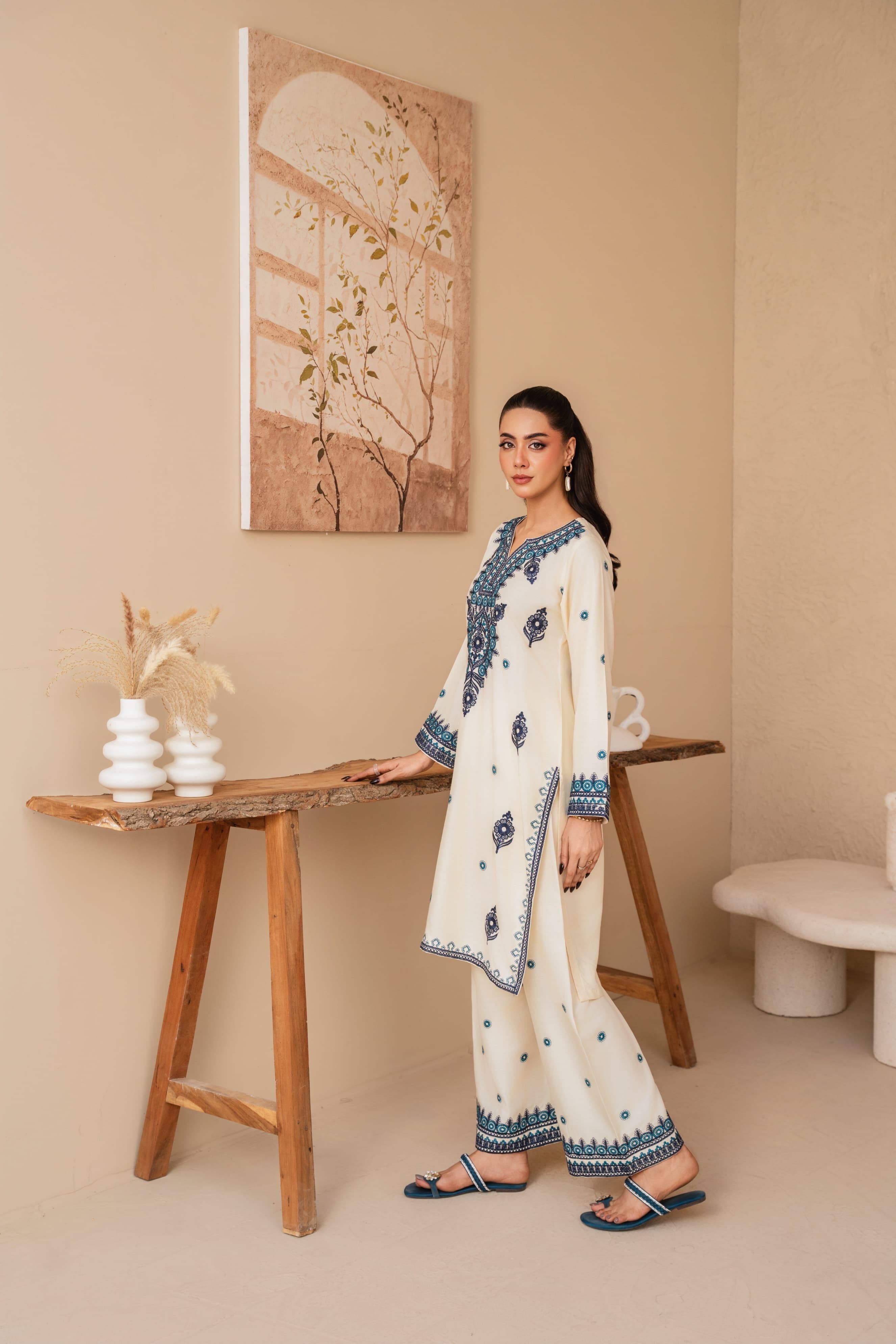 Roshni embroidered 2Pc