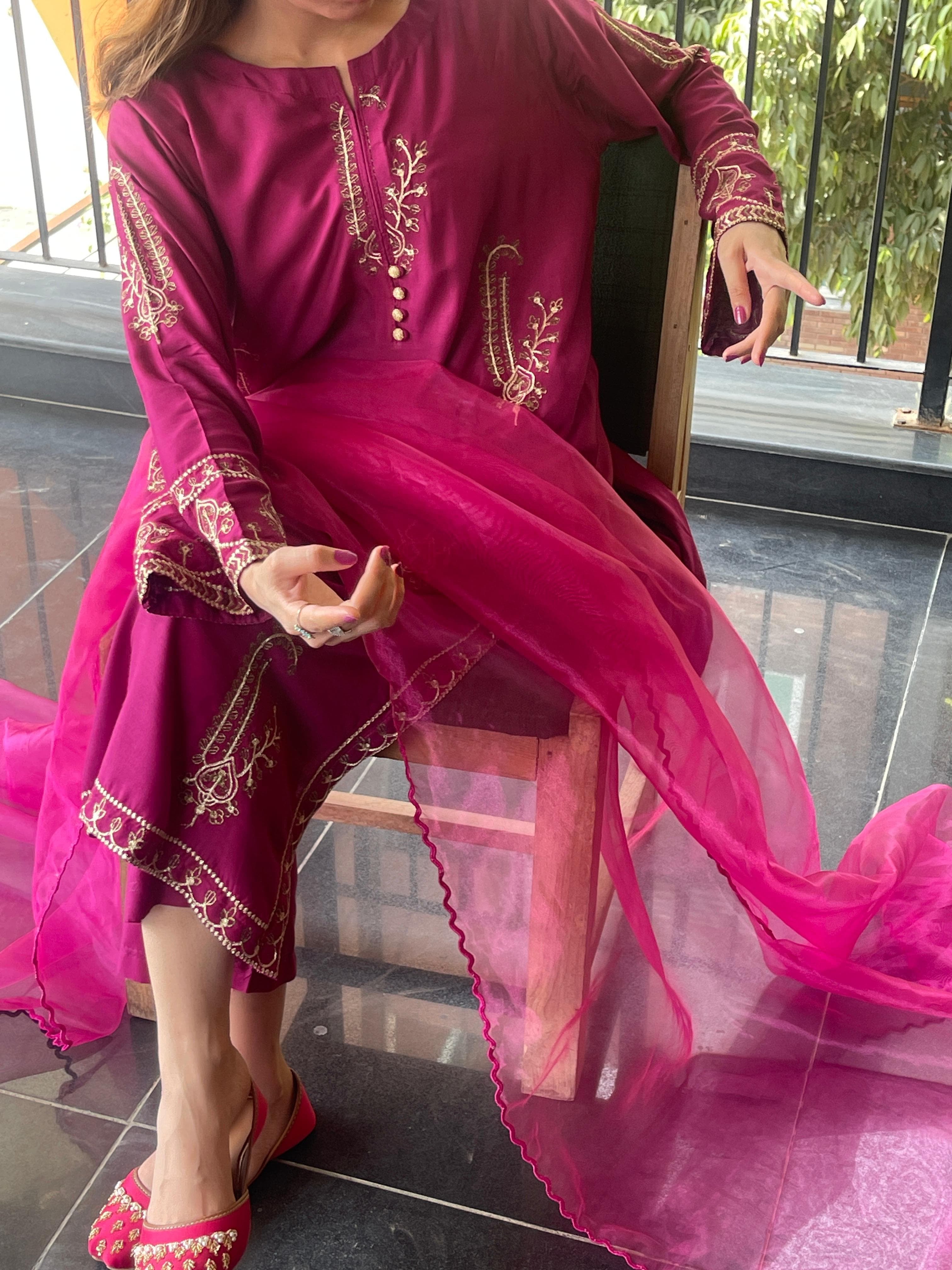 Amber embroidered 2 pc