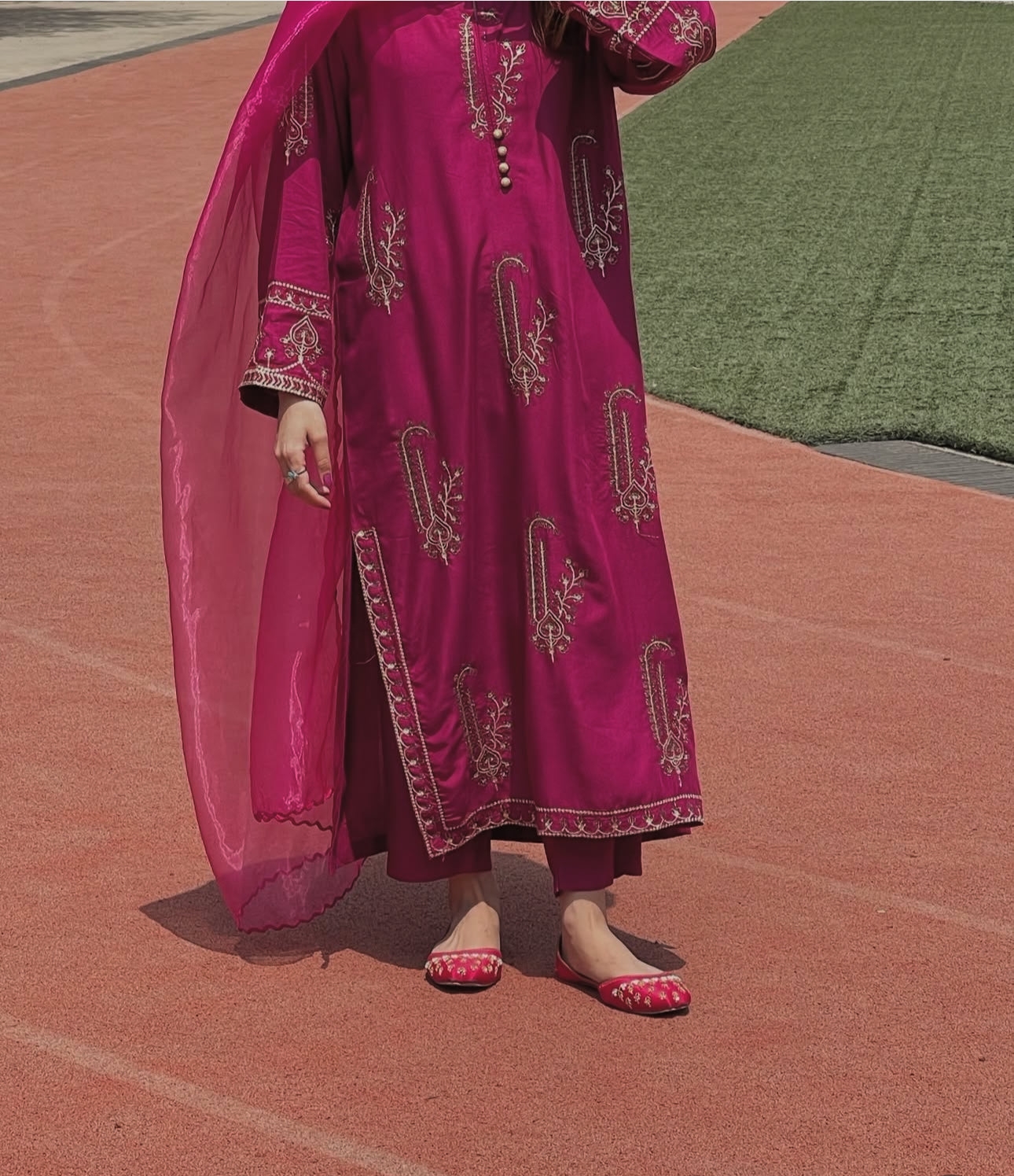 Amber embroidered 2 pc
