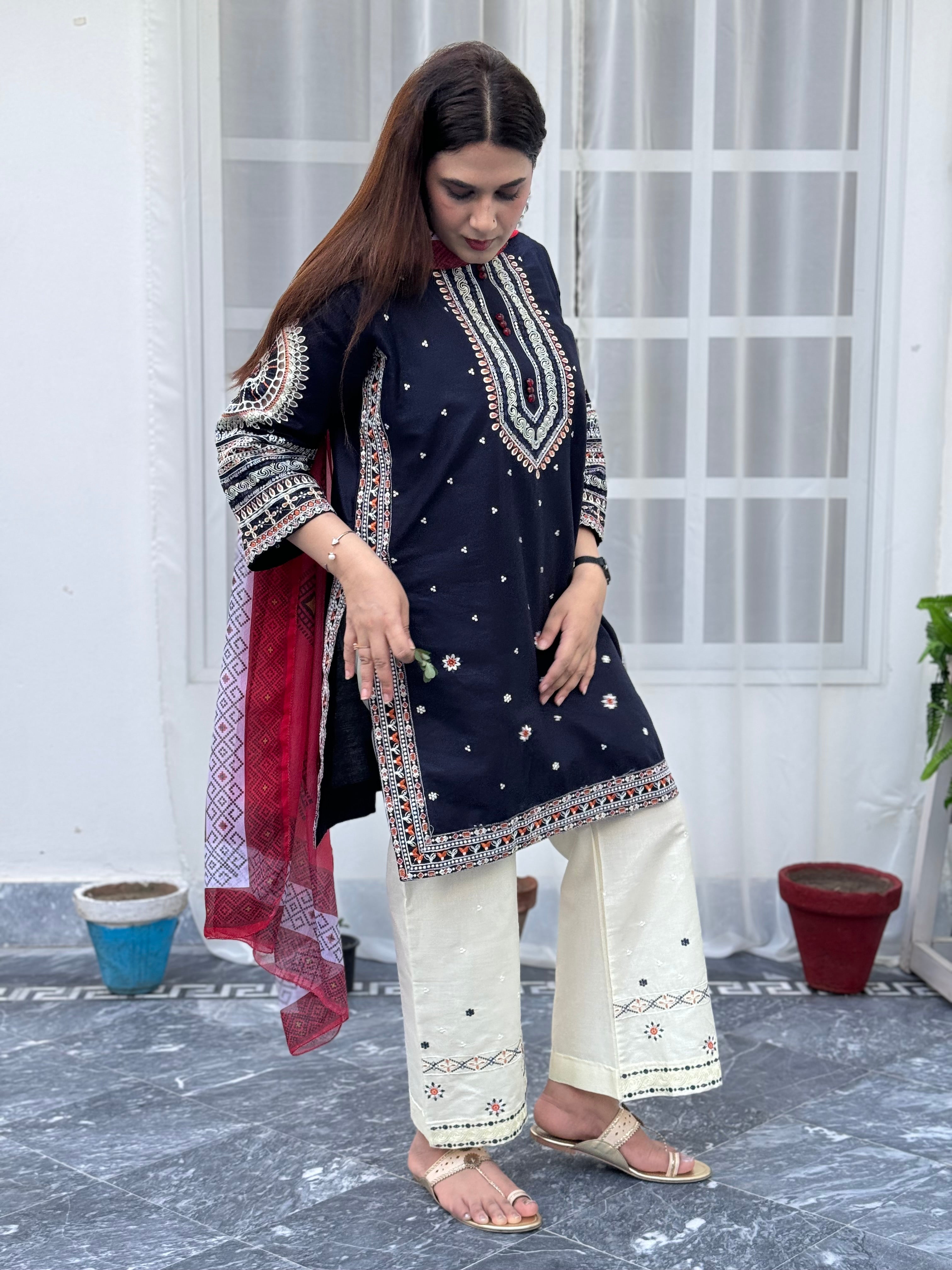 Geet embroidered 3 pc