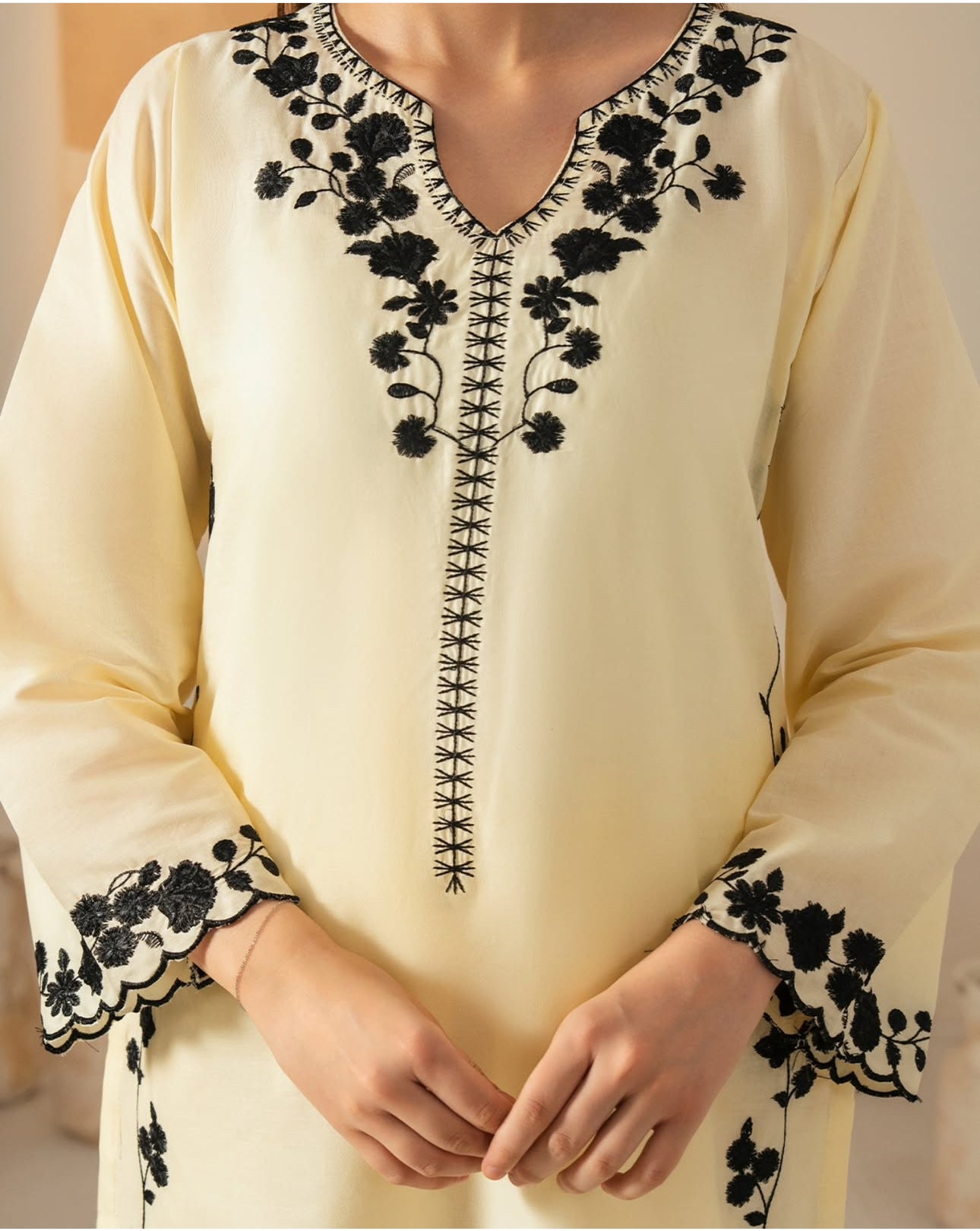 Noor Jahan embroidered 3pc