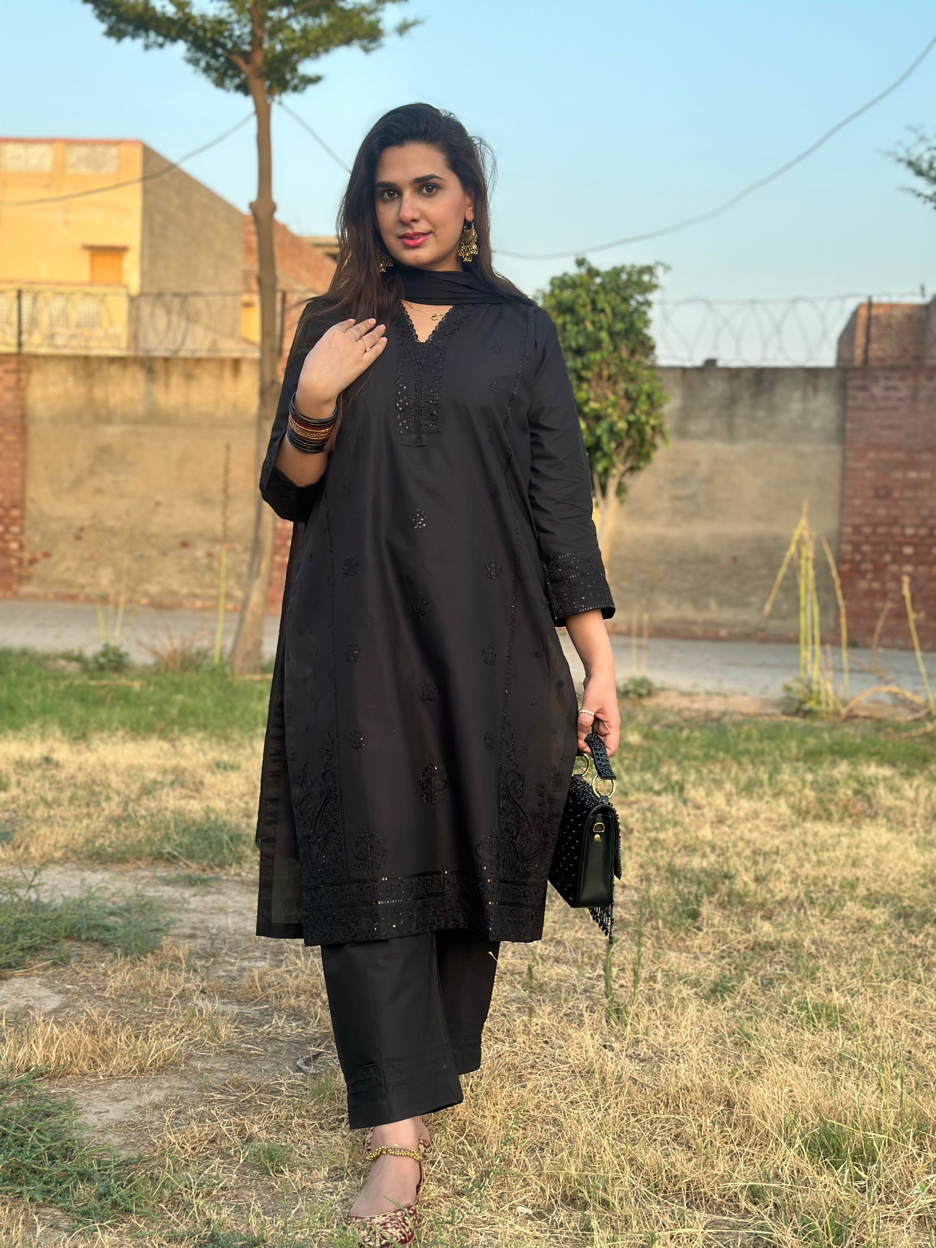 Orhni sequin embroidered black  2 piece ( Long length 44)