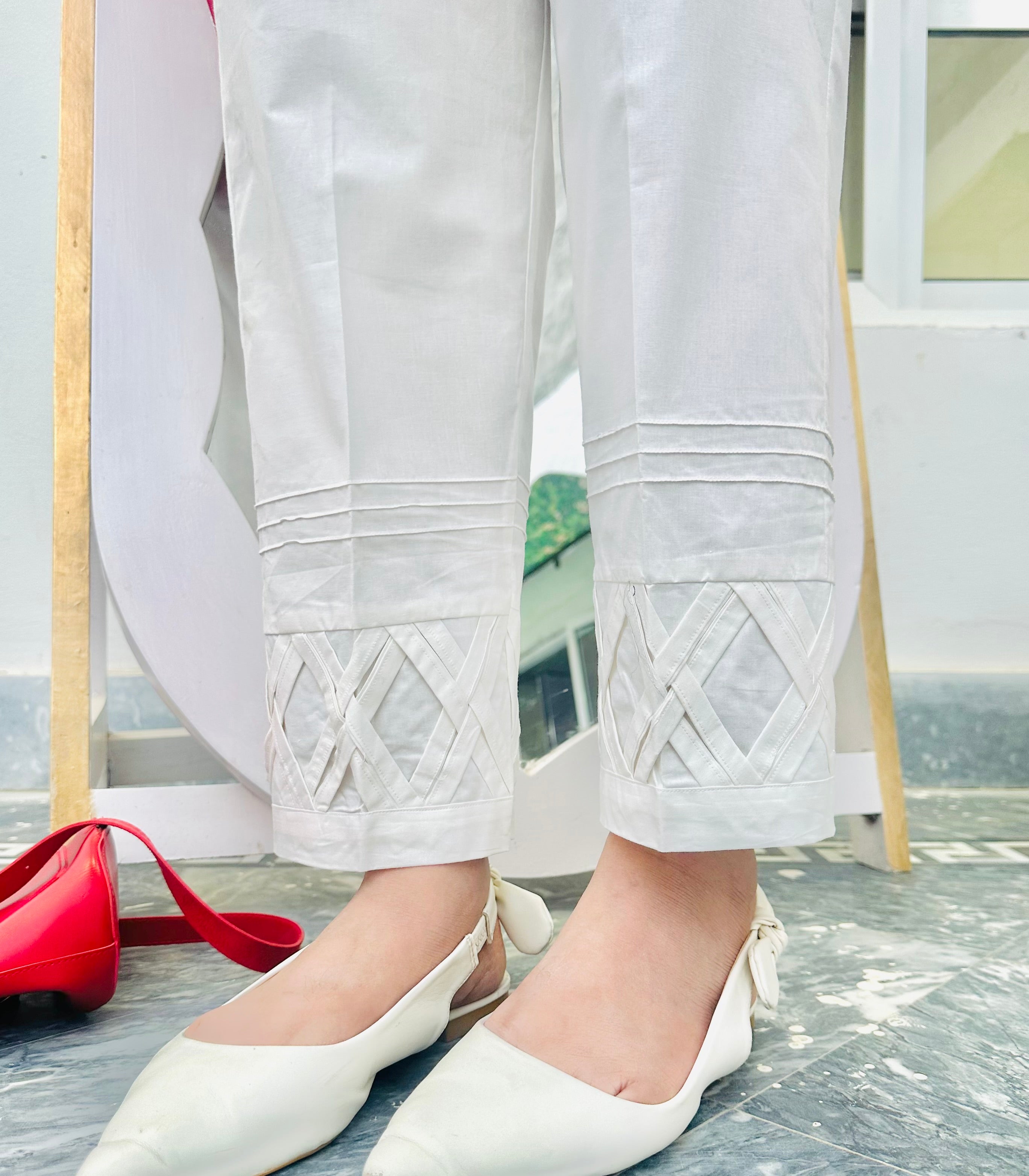 Capri pants white