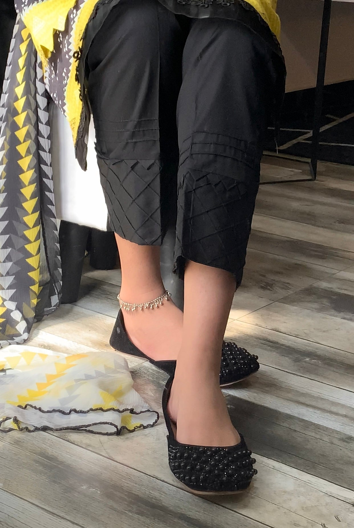 Capri pants black