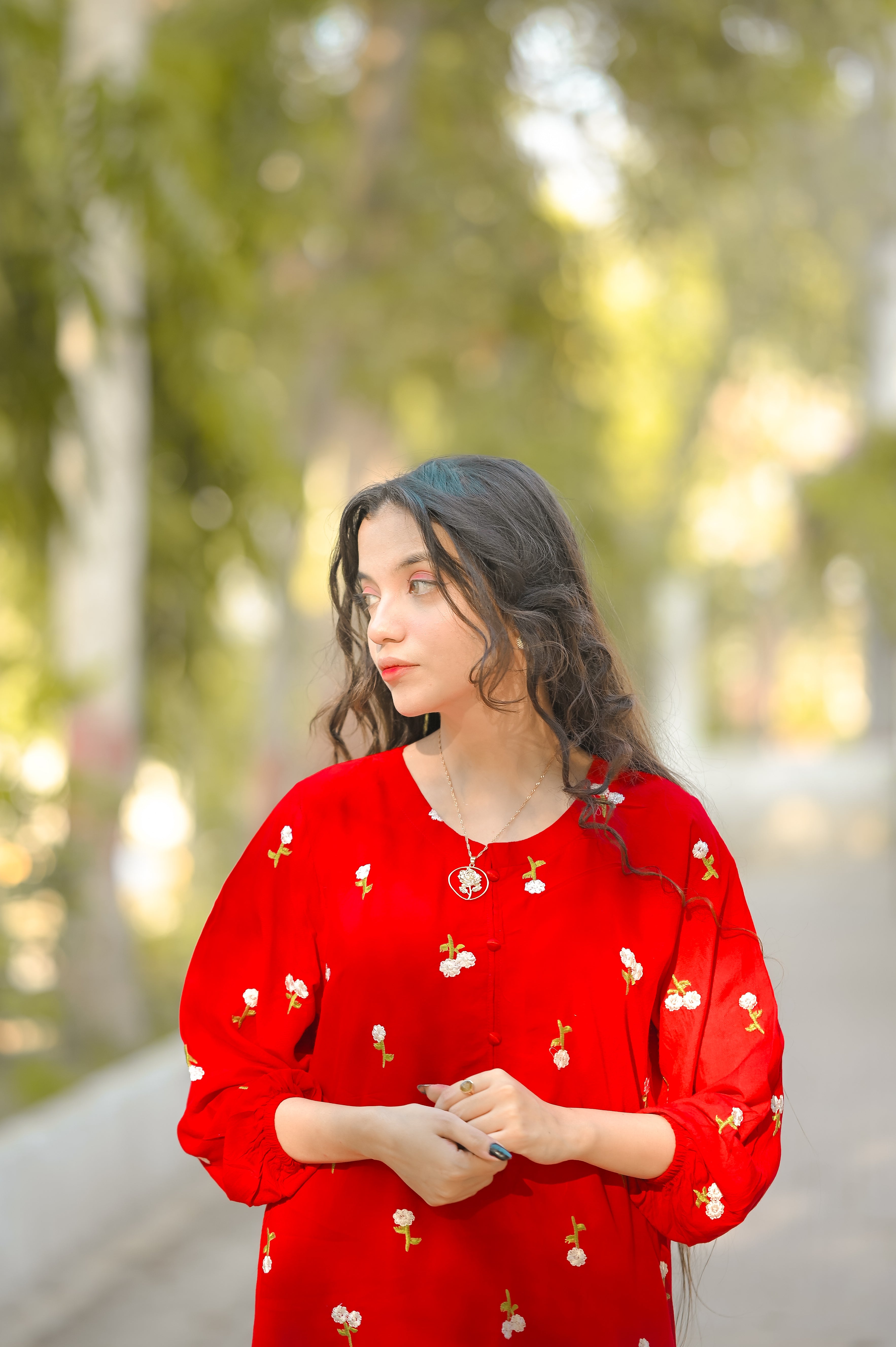 Petal embroidered 2 piece red