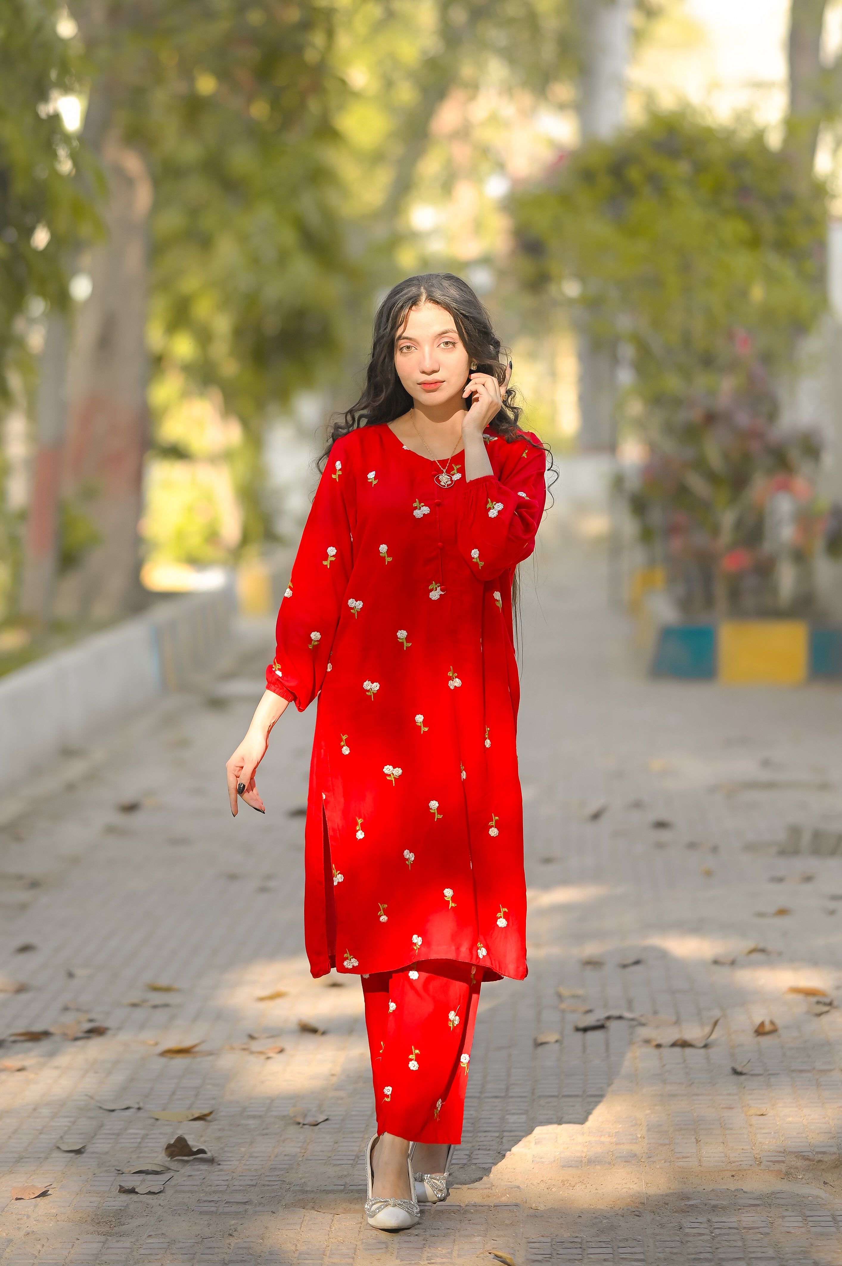 Petal embroidered 2 piece red