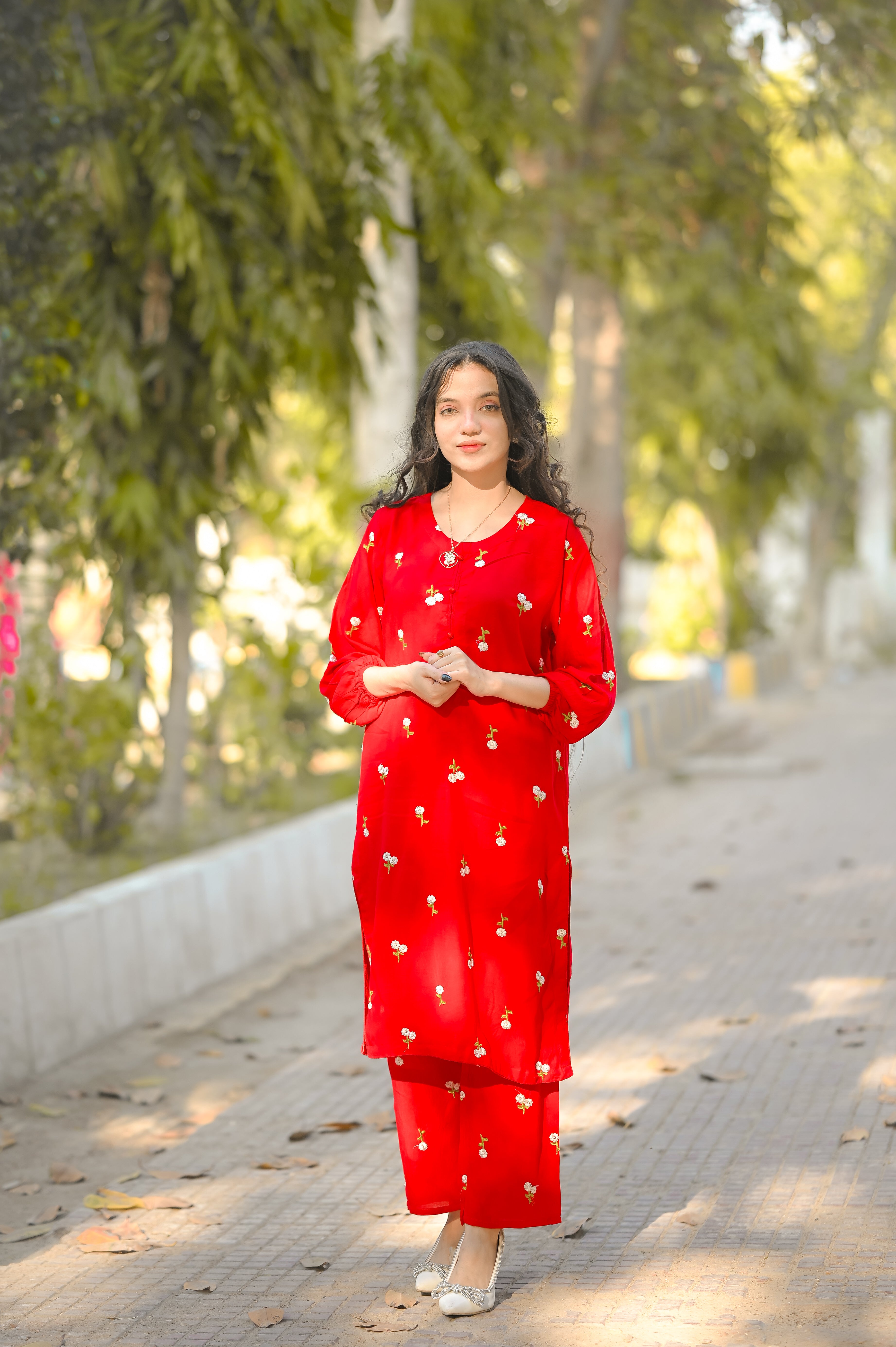 Petal embroidered 2 piece red