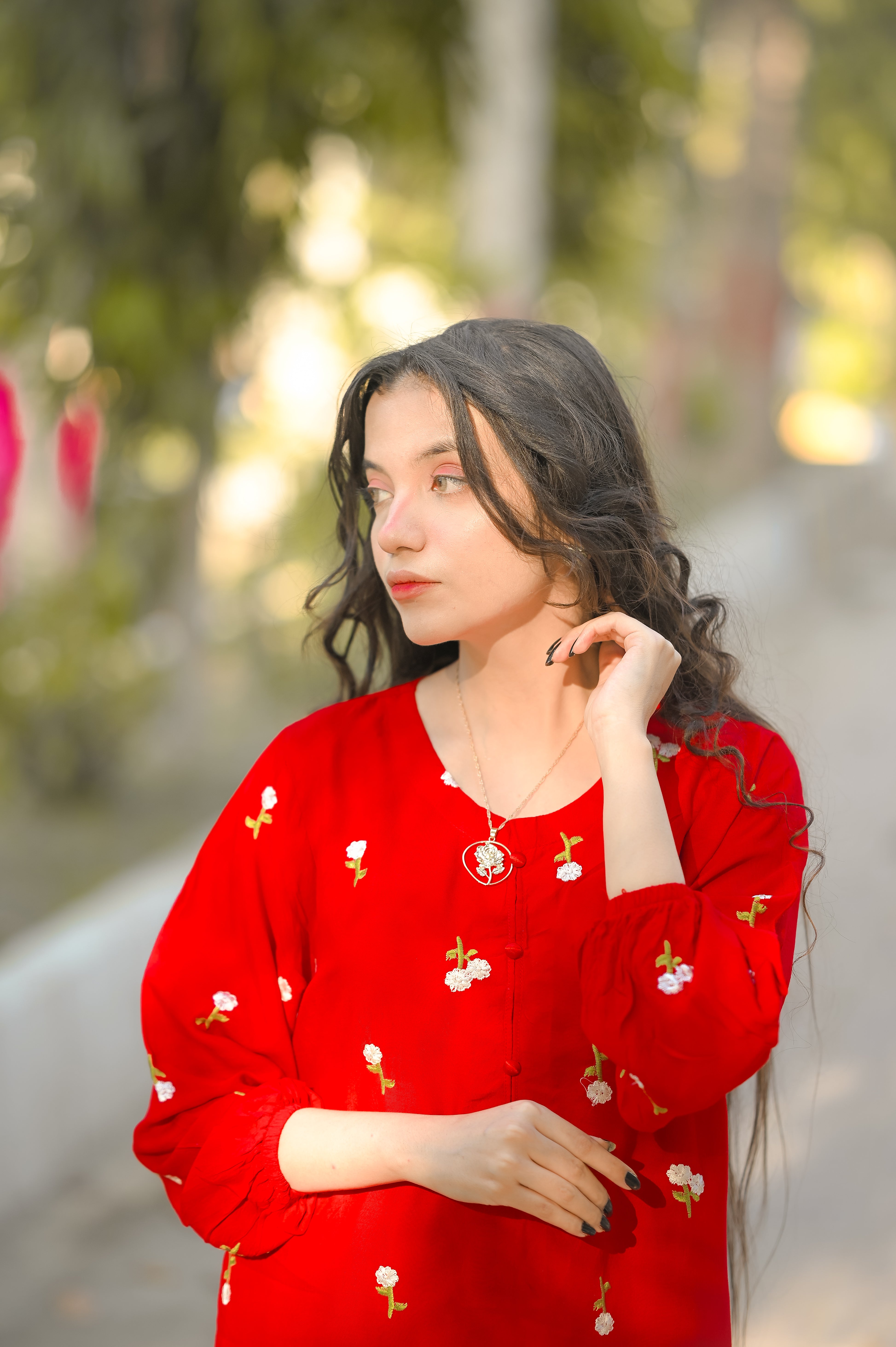 Petal embroidered 2 piece red