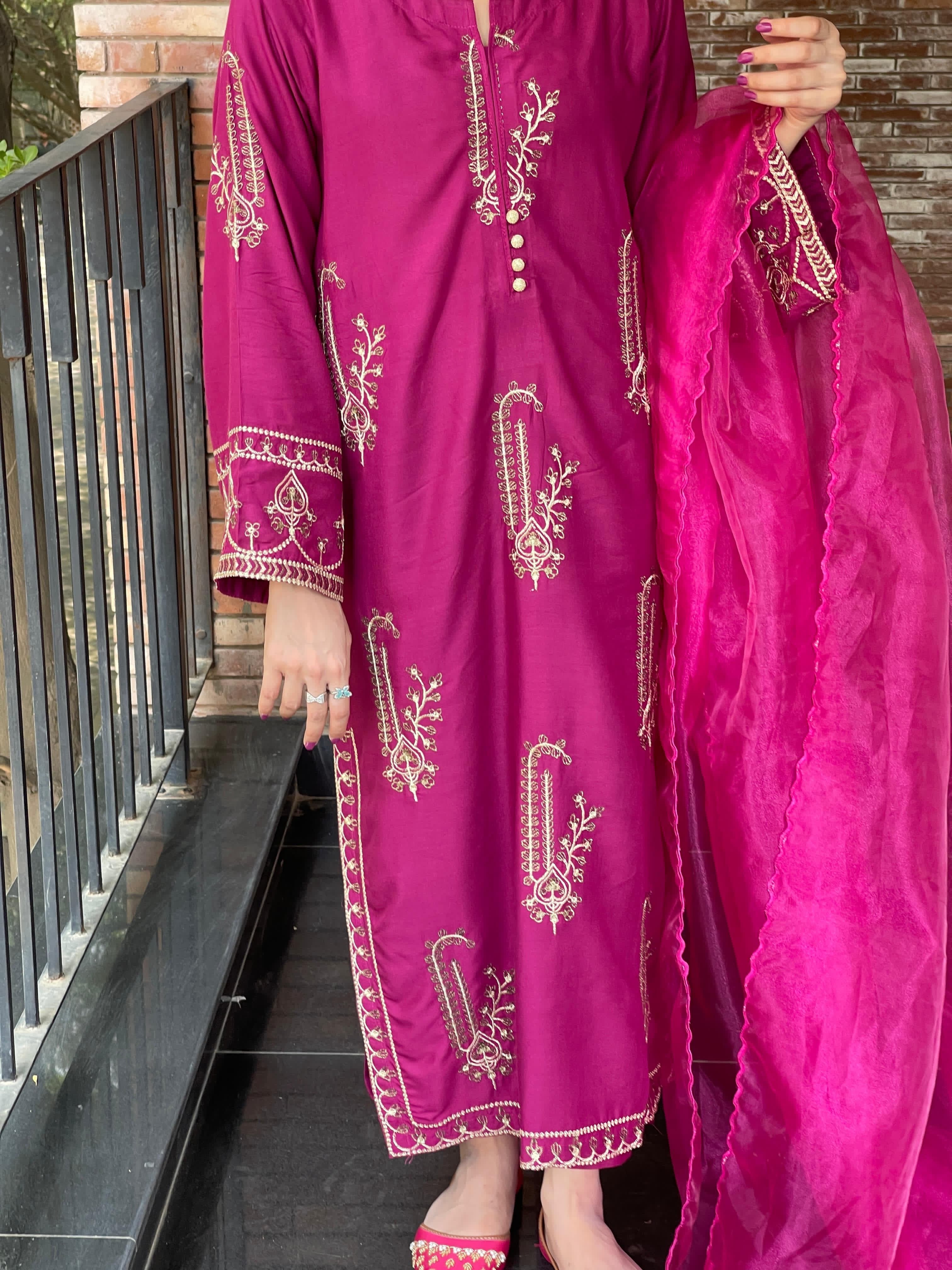 Amber embroidered 2 pc