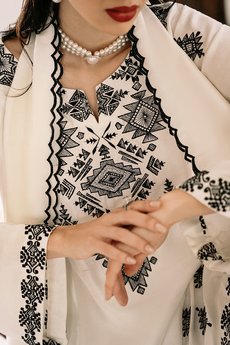 Snow embroidered 3 pc