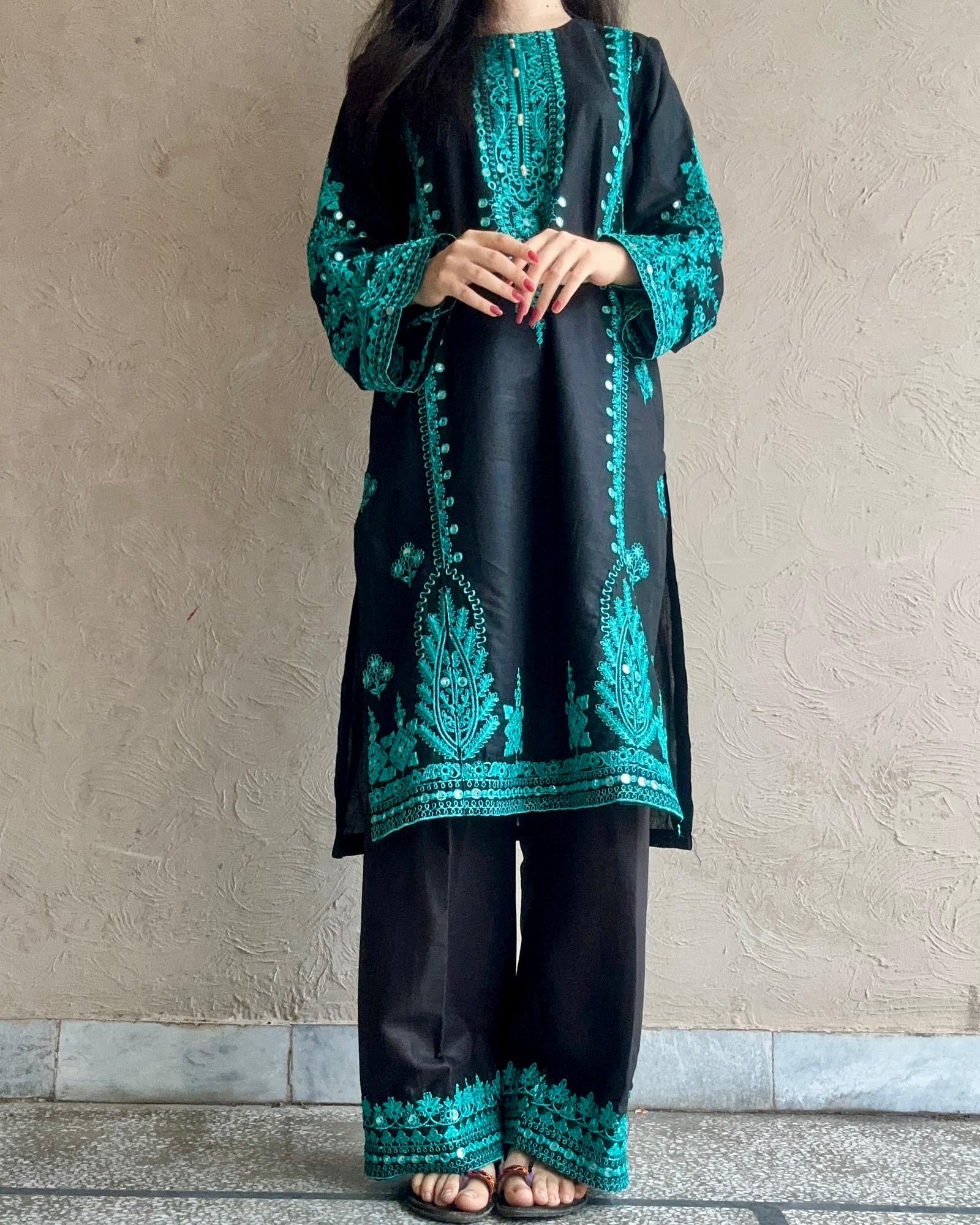 Nazni embroidered 2 pc
